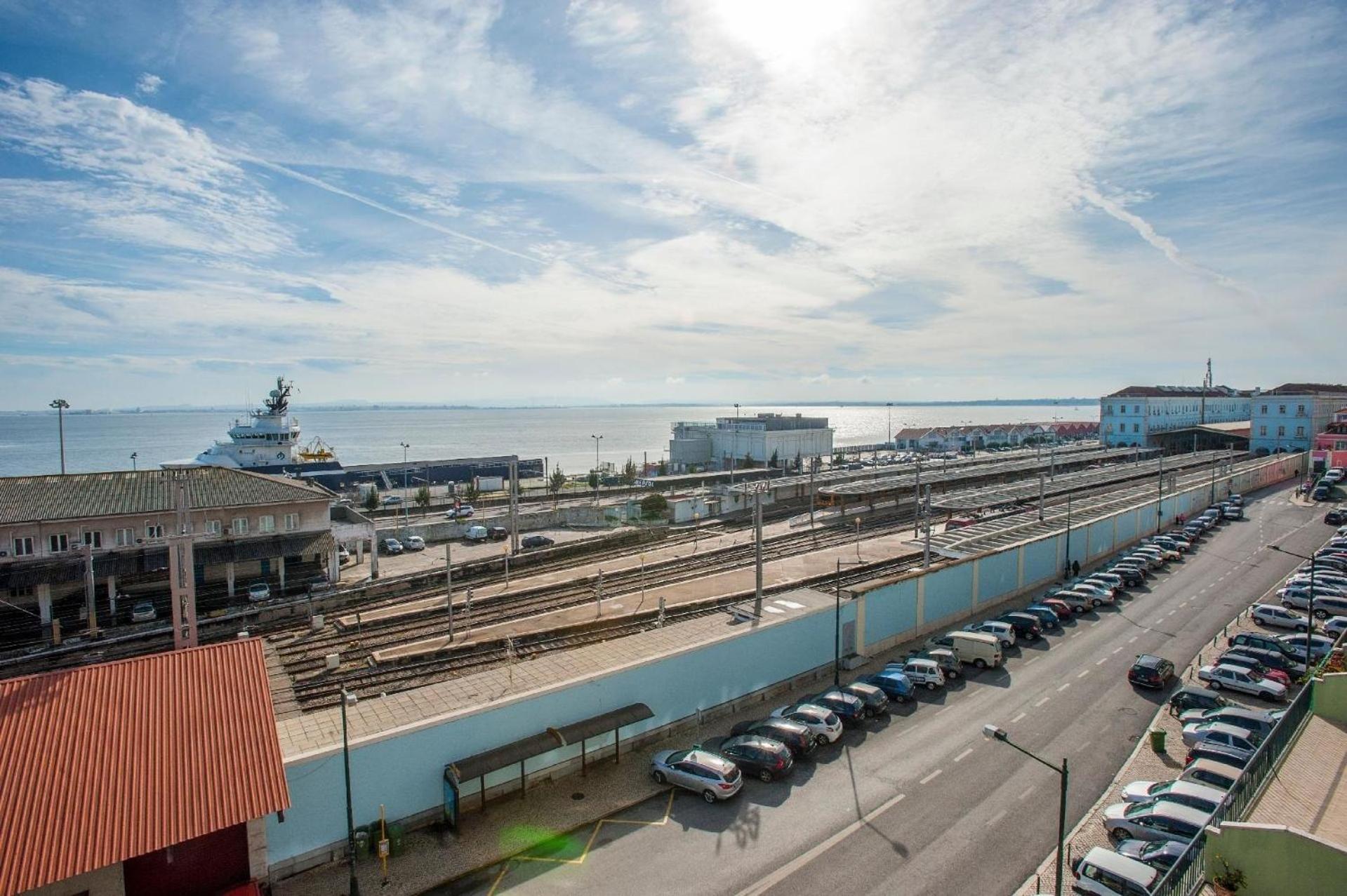 Fuer 17 Personen Und 1 Kind In * Lisbon